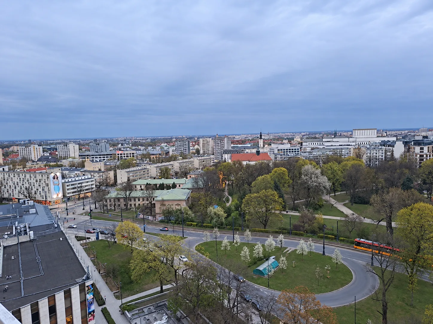 Panorama Warszawy i Ogrodu Saskiego z 15. piętra